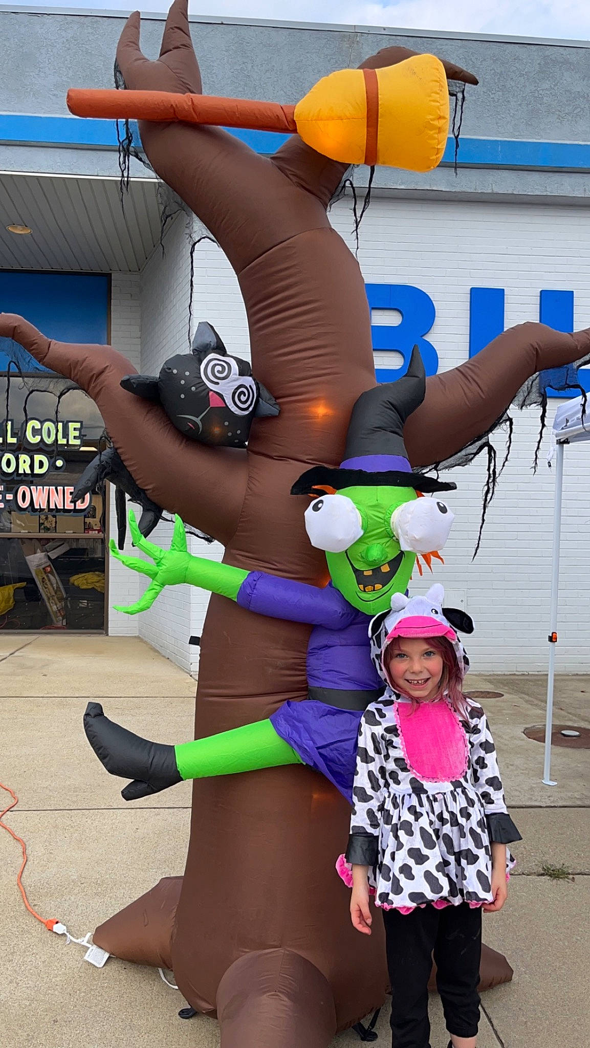 Sariah is registered to the contest to win money with this photo: animation, art, balance, child, dance, entertainment, event, fun, happy, hat, headwear, human_leg, joy, leisure, magenta, performing_arts, person, photograph, recreation, shorts