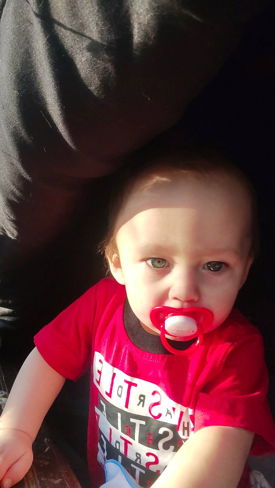 Giovanny is registered to the contest to win money with this photo: baby_toddler_clothing, cheek, chin, eye, eyebrow, eyelash, flash_photography, hairstyle, hand, happy, human_body, iris, lip, mouth, neck, nose, person, skin, sleeve, t_shirt