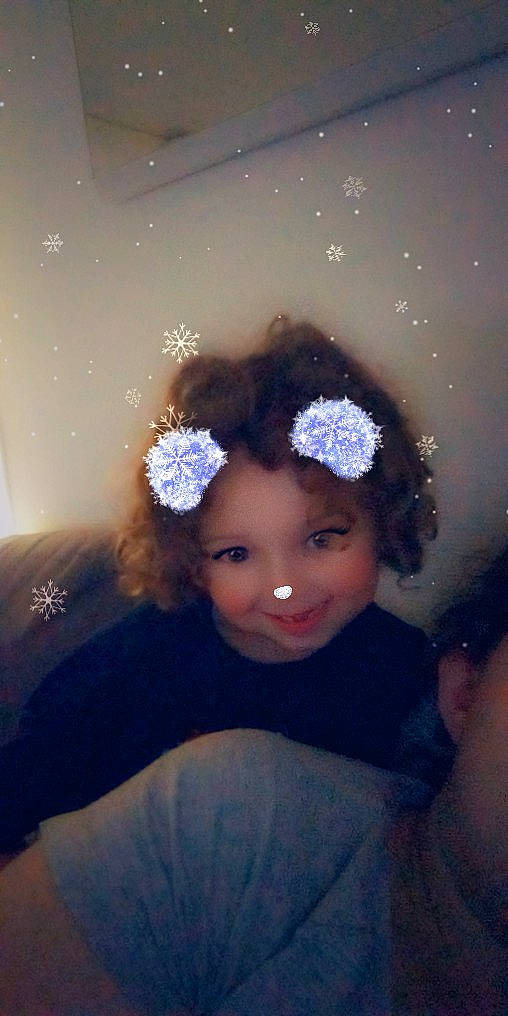 Jalane a rejoint le concours — aidez-le/la à gagner de superbes lots ! cheek, child, fashion_accessory, forehead, fun, hair_accessory, headgear, headpiece, person, photography, smile, toddler