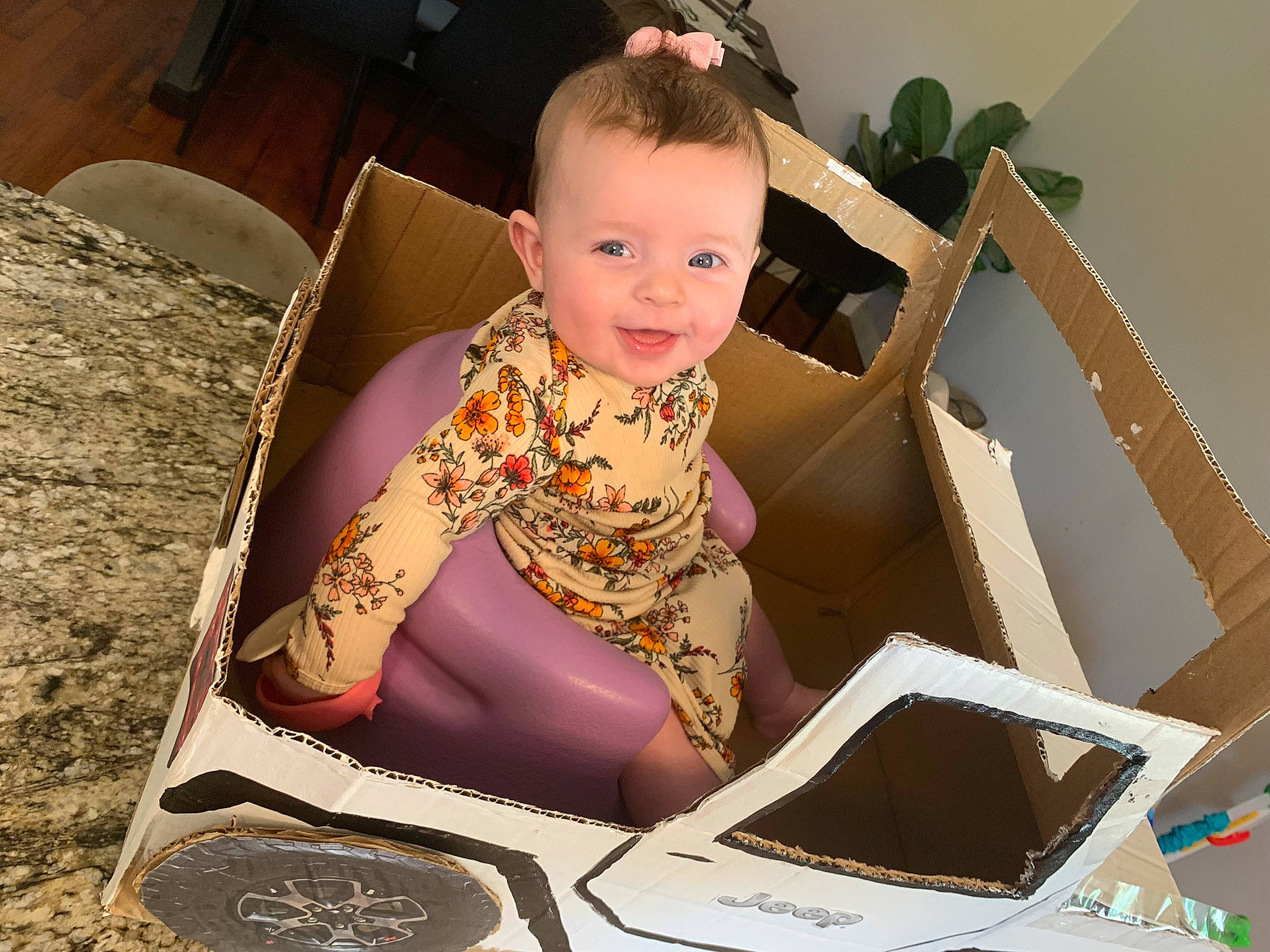 Kambri is registered to the contest to win money with this photo: baby, baby_products, baby_toddler_clothing, cash, child, currency, design, eye, finger, fun, hand, happy, head, leisure, money, person, photograph, pink, sitting, snapshot