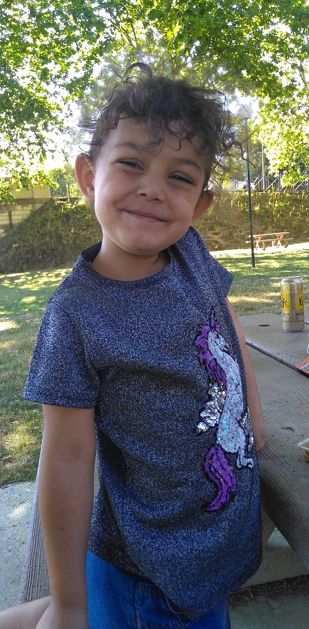 Jade participe au concours pour gagner de l'argent avec cette photo : adaptation, child, joy, knitting, neck, outerwear, person, sleeve, smile, textile, top