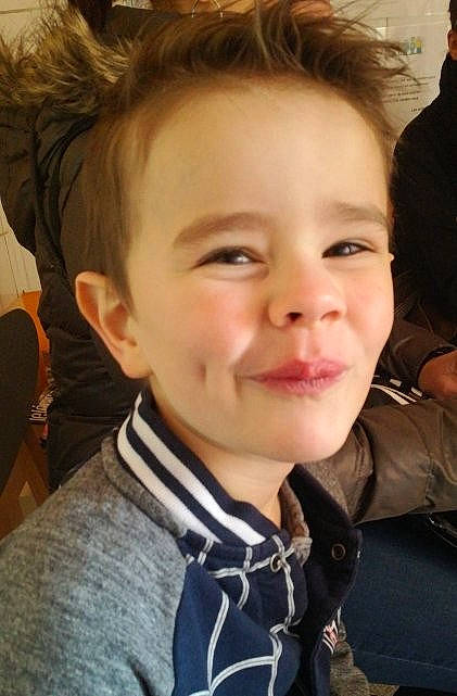 Malone a rejoint le concours — aidez-le/la à gagner de superbes lots ! boy, cheek, child, chin, cool, ear, eyebrow, face, facial_expression, forehead, girl, hair, hairstyle, head, human_hair_color, jaw, nose, person, skin, smile