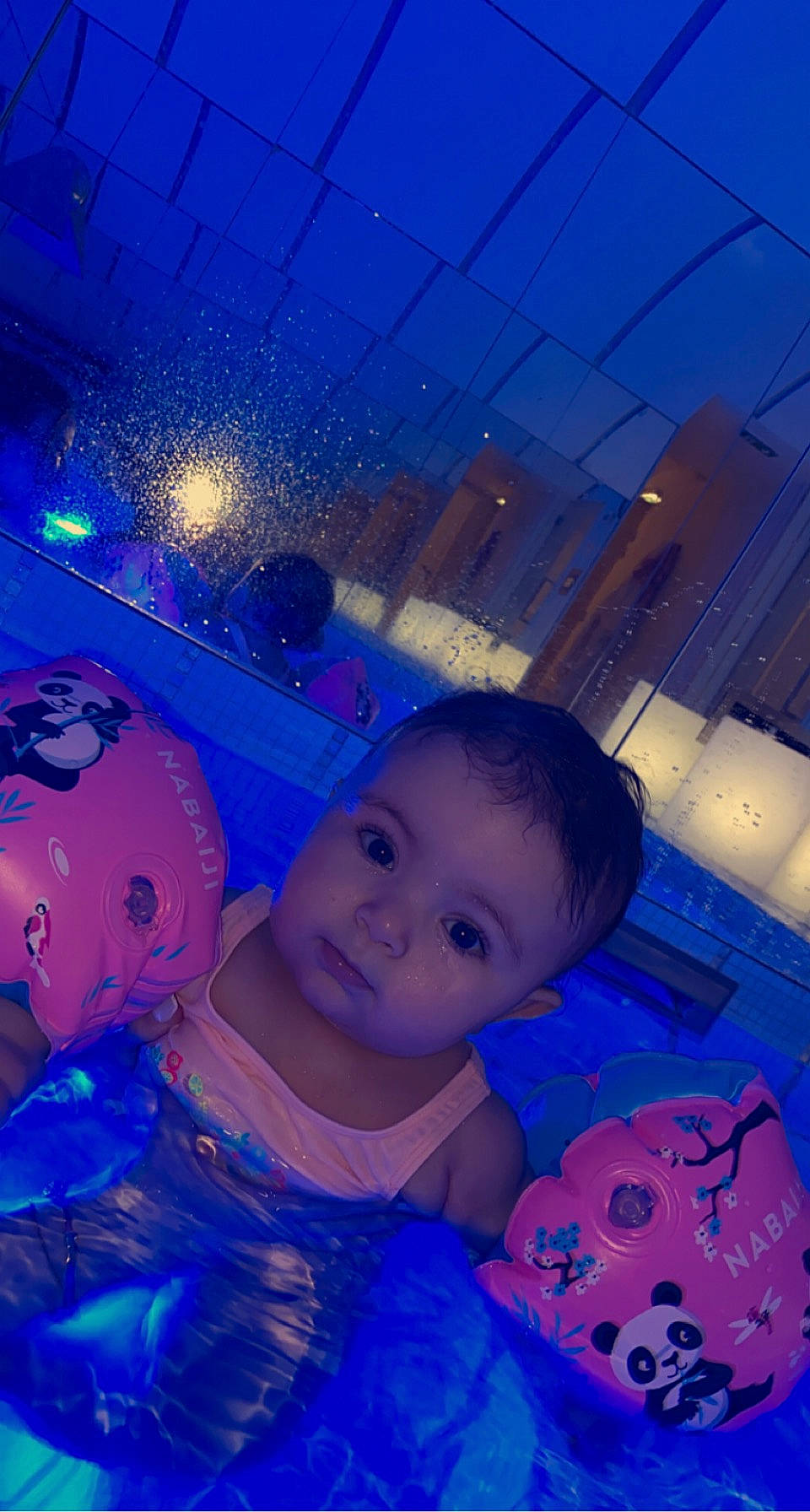 Hanna a rejoint le concours — aidez-le/la à gagner de superbes lots ! azure, beauty, blue, cloud, electric_blue, eye, fun, happy, leisure, lighting, person, purple, recreation, sky, smile, space, toddler, tree, vertebrate, water