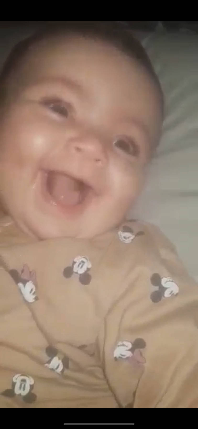 Hanna a rejoint le concours — aidez-le/la à gagner de superbes lots ! baby, cheek, chin, ear, eyebrow, face, forehead, hair, head, human_body, iris, jaw, lip, mouth, neck, nose, person, skin, sleeve, smile