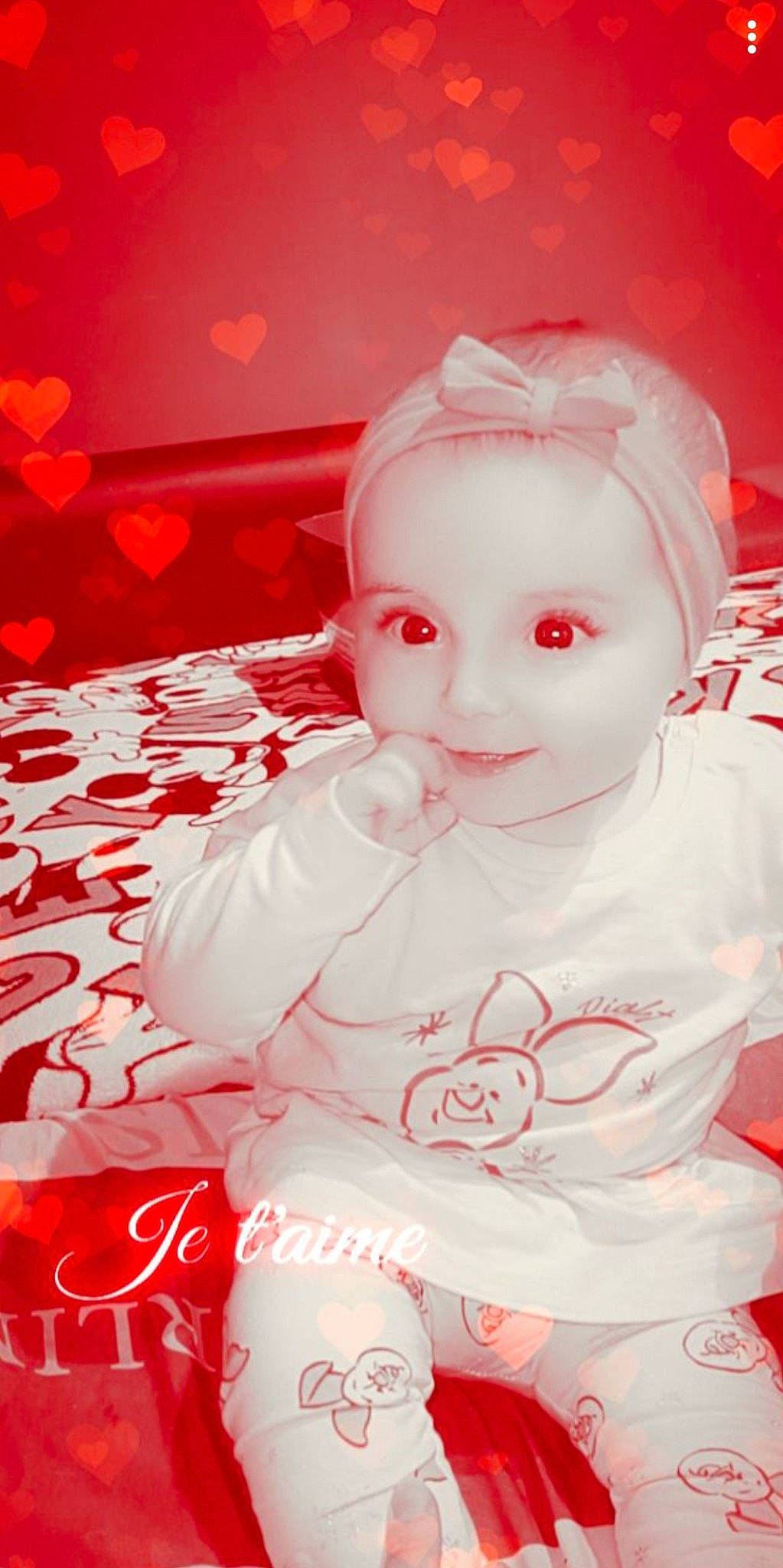 Mylana a rejoint le concours — aidez-le/la à gagner de superbes lots ! baby, baby_toddler_clothing, carmine, cheek, child, event, fictional_character, flesh, fur, happy, holiday, lip, pattern, peach, person, petal, pink, portrait_photography, red, toddler