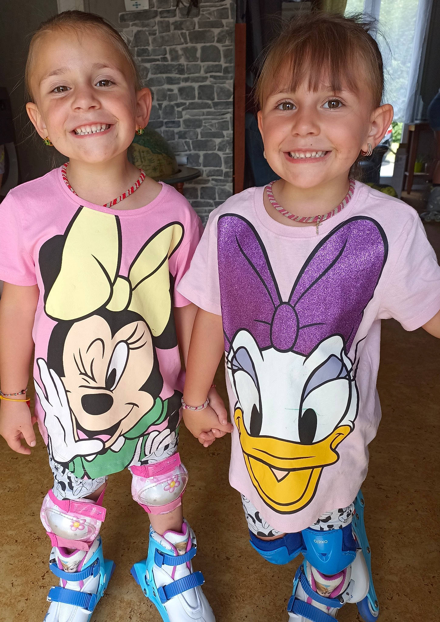 Loreline Maeline participe au concours pour gagner de l'argent avec cette photo : arm, baby_toddler_clothing, cheek, eye, face, facial_expression, hair, hairstyle, head, human, human_body, joy, organ, outerwear, person, product, purple, skin, sleeve, smile