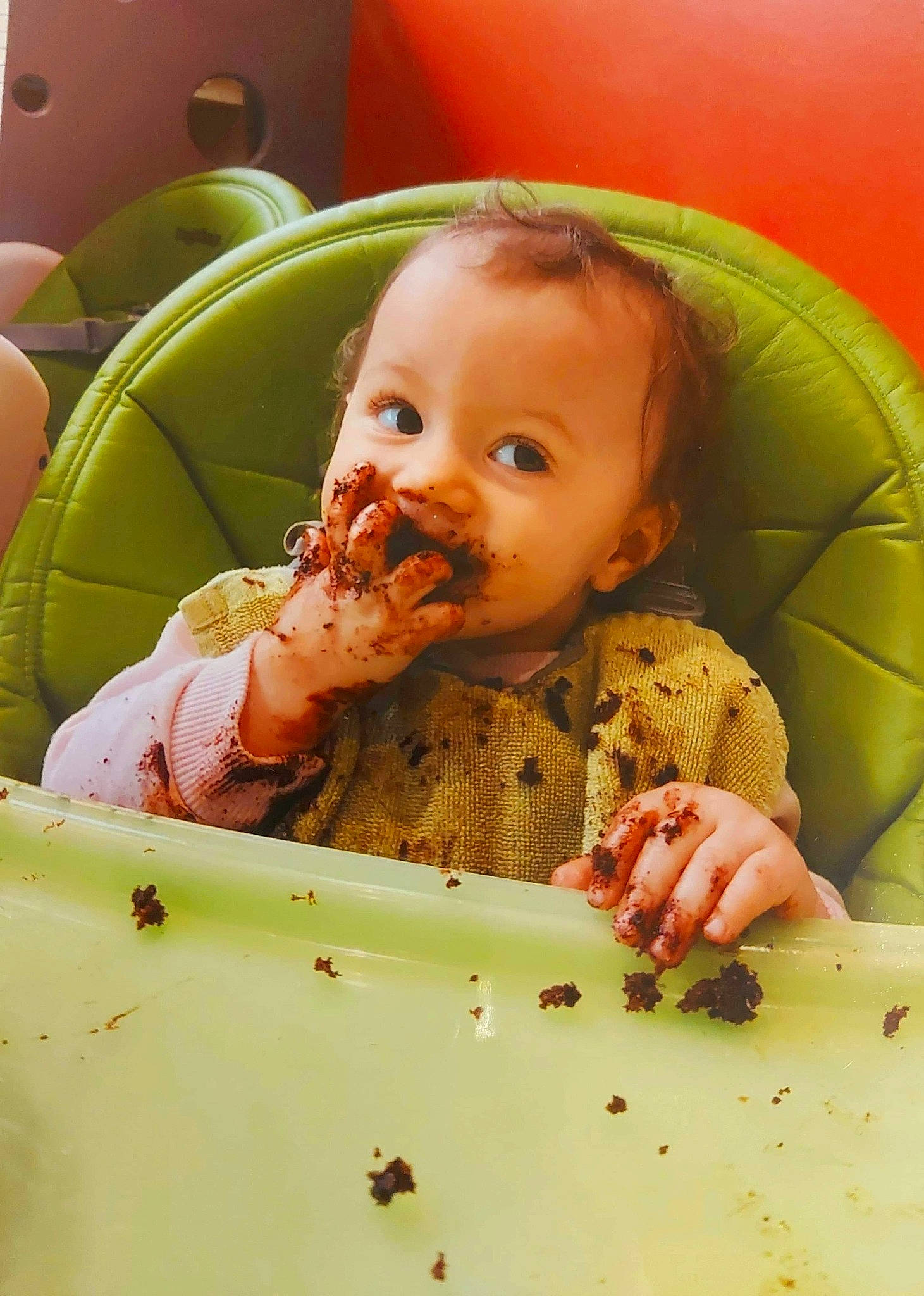 Djena a rejoint le concours — aidez-le/la à gagner de superbes lots ! baby, baby_products, baby_safety, baby_toddler_clothing, beauty, cheek, child, facial_expression, finger, fun, grass, happy, human, lip, mouth, nose, person, play, skin, sweetness