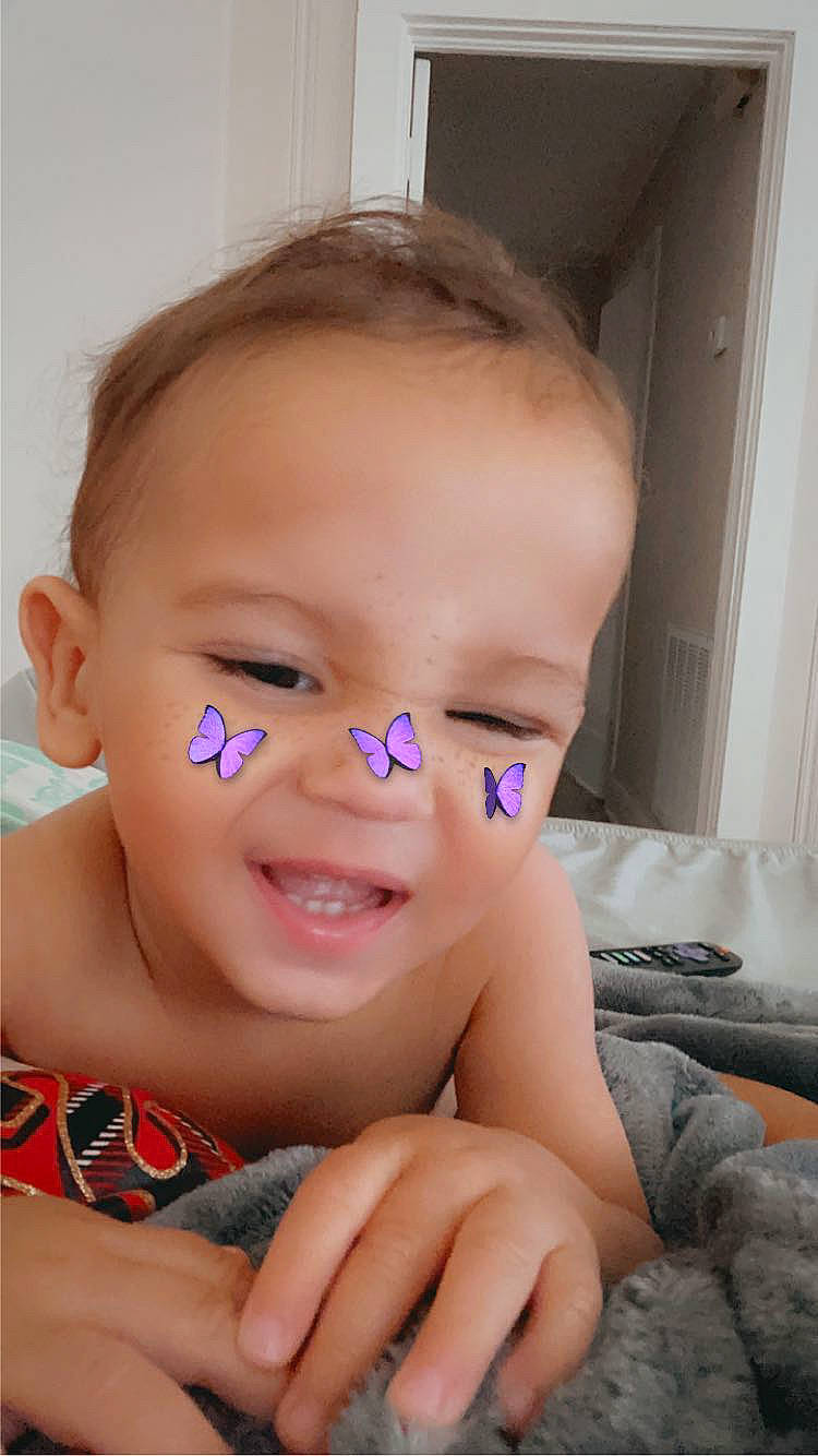 Lucas is registered to the contest to win money with this photo: cheek, chin, ear, eye, eyebrow, eyelash, flash_photography, forehead, gesture, hand, happy, human_body, iris, jaw, lip, mouth, neck, nose, person, skin