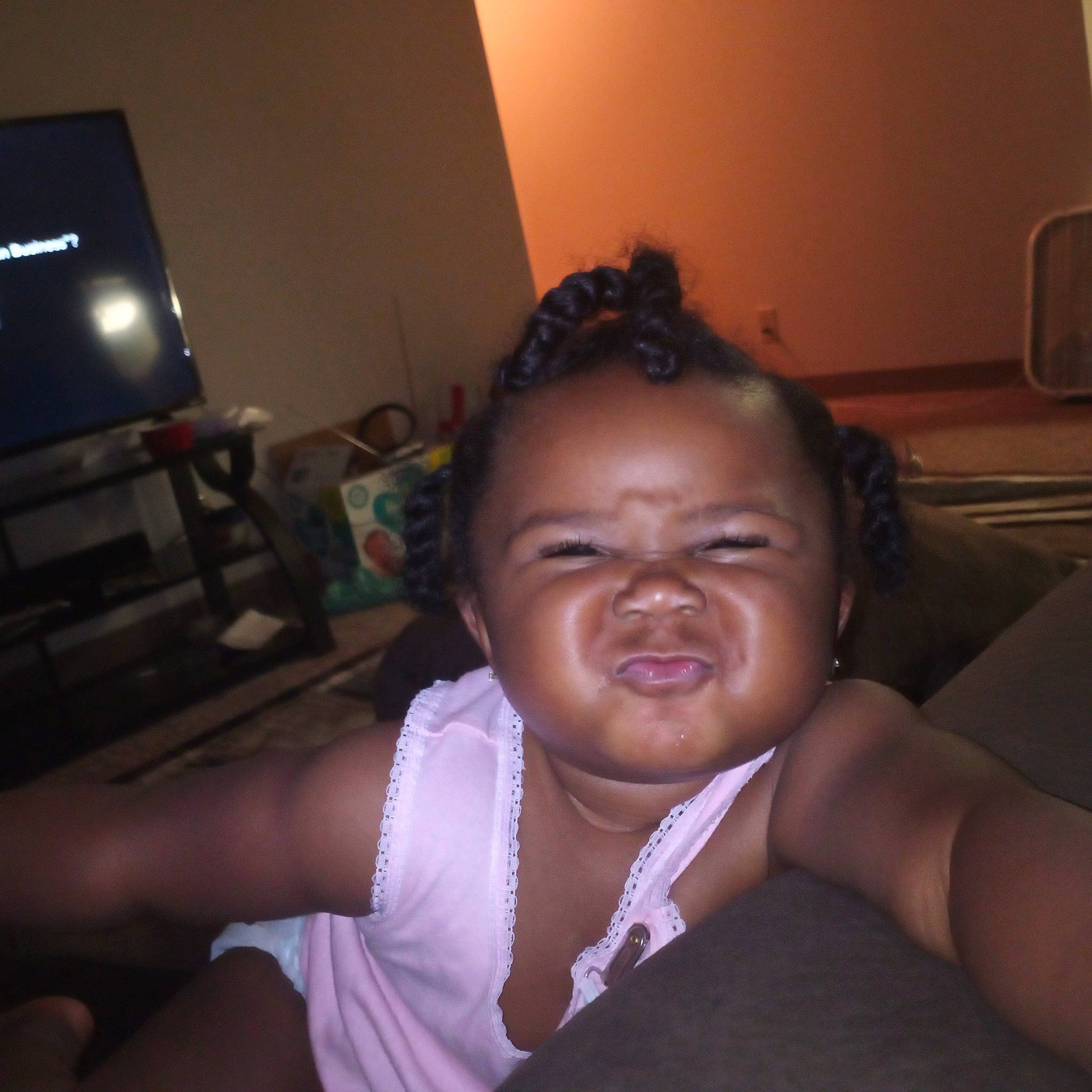 A'Laiyah is registered to the contest to win money with this photo: arm, beauty, cheek, chin, cool, eye, eyebrow, face, facial_expression, forehead, fun, hair, hairstyle, head, human, lip, nose, person, selfie, skin