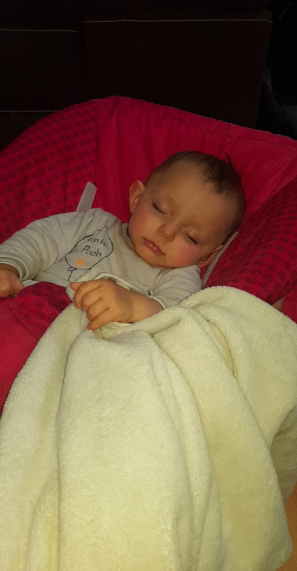 Maelya a rejoint le concours — aidez-le/la à gagner de superbes lots ! baby, bedtime, cheek, child, comfort, eye, hand, linens, mouth, nap, nose, person, product, skin, sleep, textile, toddler