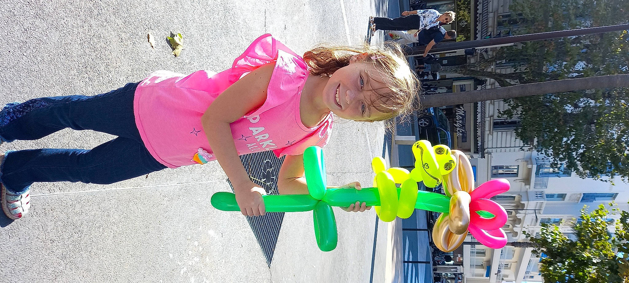 Melody Rose a rejoint le concours — aidez-le/la à gagner de superbes lots ! child, city, event, eyewear, festival, fun, happy, joy, leisure, magenta, party, party_supply, person, pink, play, public_event, recreation, smile, toddler, toy