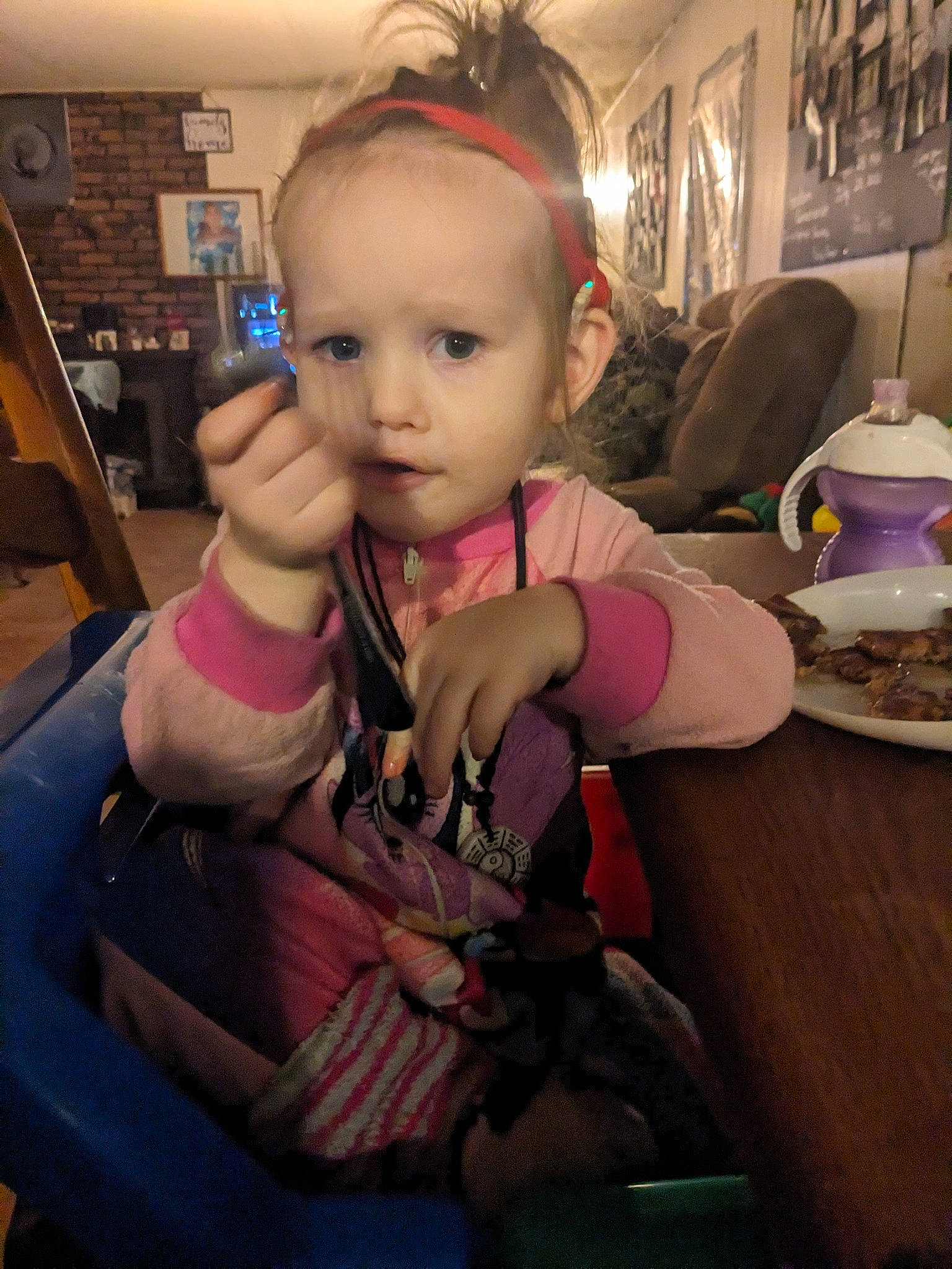 Judith is registered to the contest to win money with this photo: arm, chair, child, ear, eyelash, fashion_accessory, finger, fun, hairstyle, happy, iris, jewellery, nail, person, picture_frame, sitting, skin, table, tableware, thumb