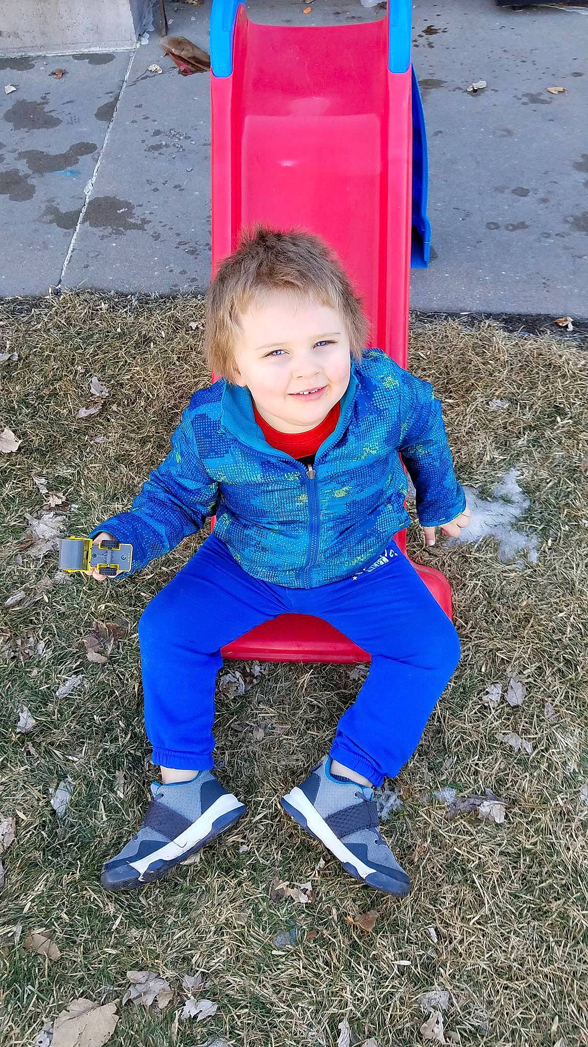 Shane is registered to the contest to win money with this photo: child, electric_blue, fun, joy, person, play, toddler