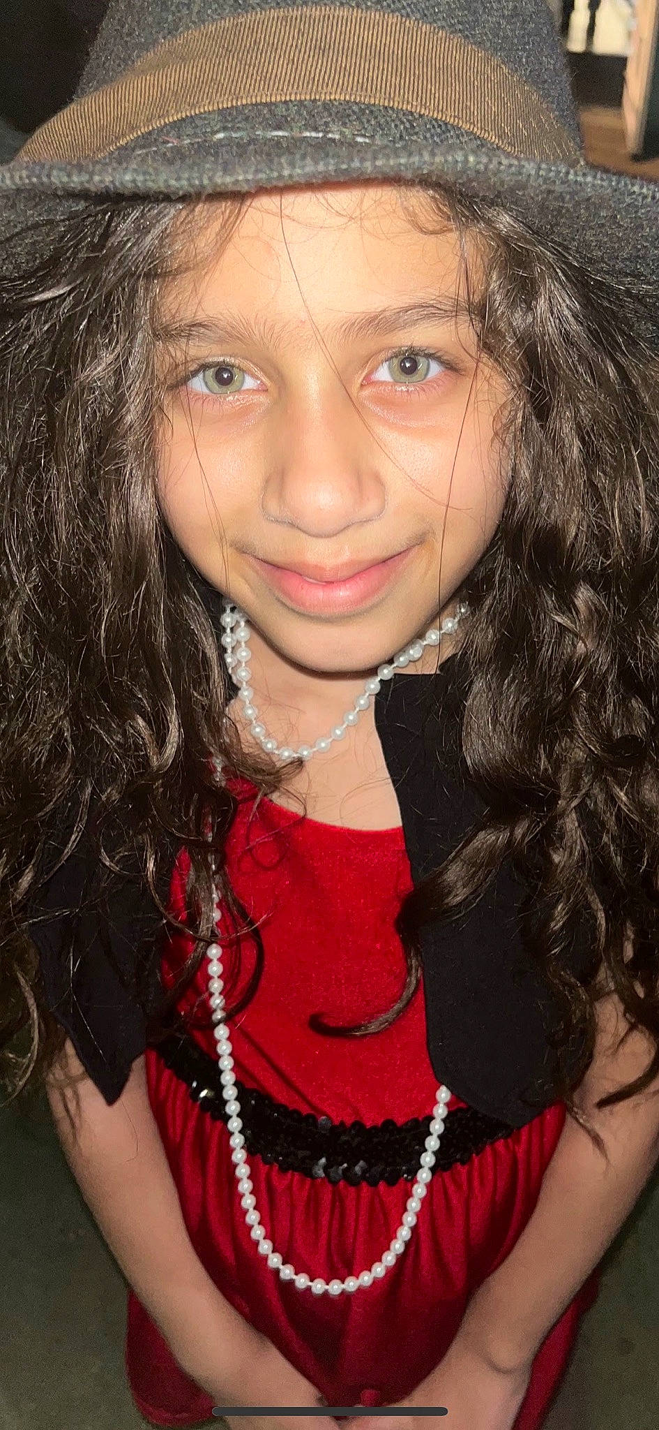 Kadynse is registered to the contest to win money with this photo: black, cheek, chin, eye, eyebrow, eyelash, face, flash_photography, forehead, hair, head, headwear, jaw, joy, lip, lipstick, mouth, neck, nose, organ