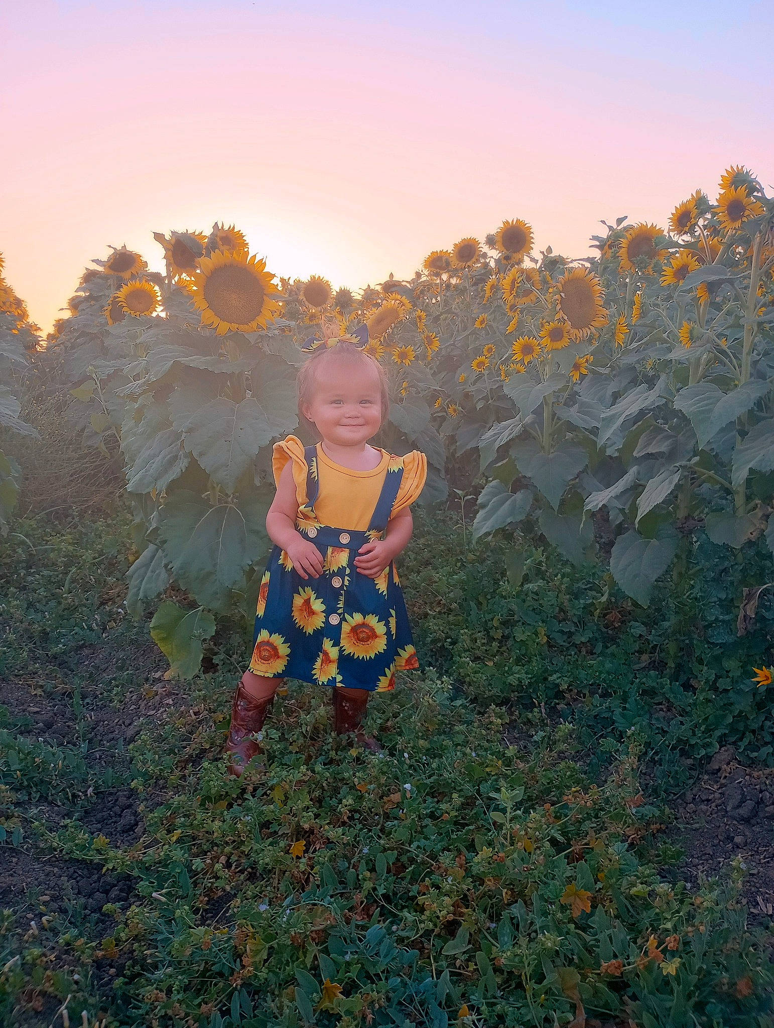 Monica is registered to the contest to win money with this photo: branch, deciduous, field, grass, grassland, happy, horizon, joy, landscape, meadow, natural_landscape, people_in_nature, person, plant, sky, smile, summer, sunlight, sunrise, tints_and_shades