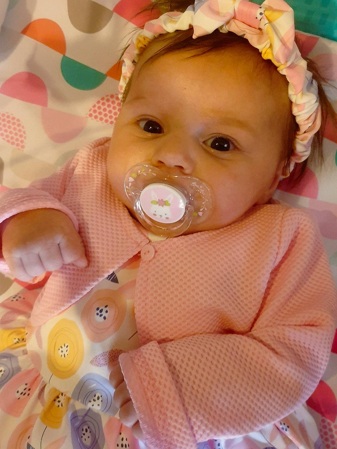 May-leen a rejoint le concours — aidez-le/la à gagner de superbes lots ! baby, baby_products, baby_toddler_clothing, cheek, child, drinkware, eyebrow, eyelash, face, fun, happy, iris, lip, mouth, nose, pattern, person, pink, plastic, skin