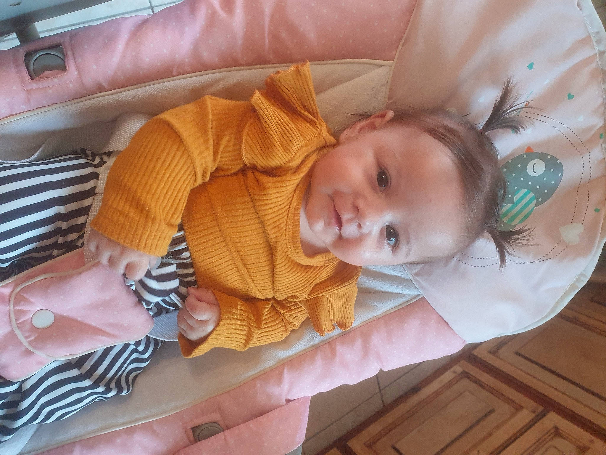 May-leen participe au concours pour gagner de l'argent avec cette photo : baby, baby_products, baby_toddler_clothing, cheek, child, comfort, eye, happy, iris, linens, mouth, pattern, person, room, skin, smile, textile, toddler, vehicle_door, white