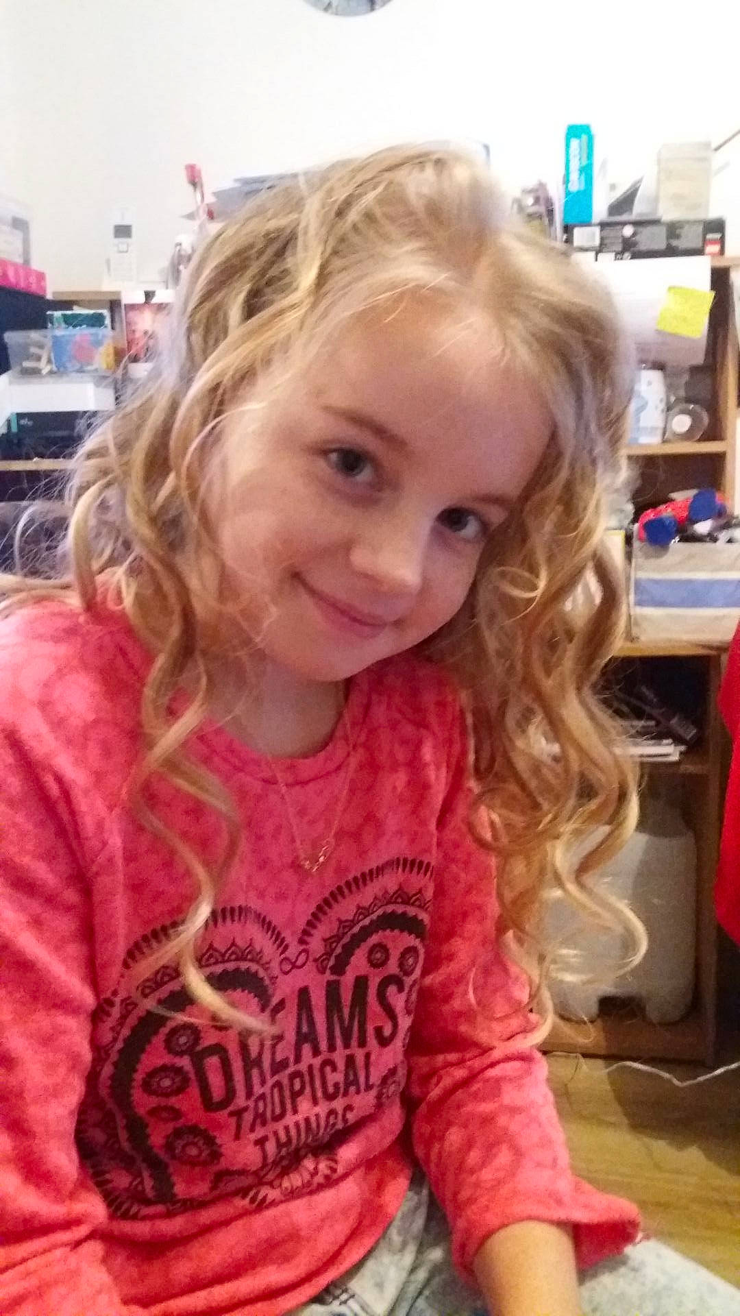 Amelie participe au concours pour gagner de l'argent avec cette photo : blond, child, fun, girl, hair, head, human_hair_color, joy, long_hair, mouth, person, product, toddler