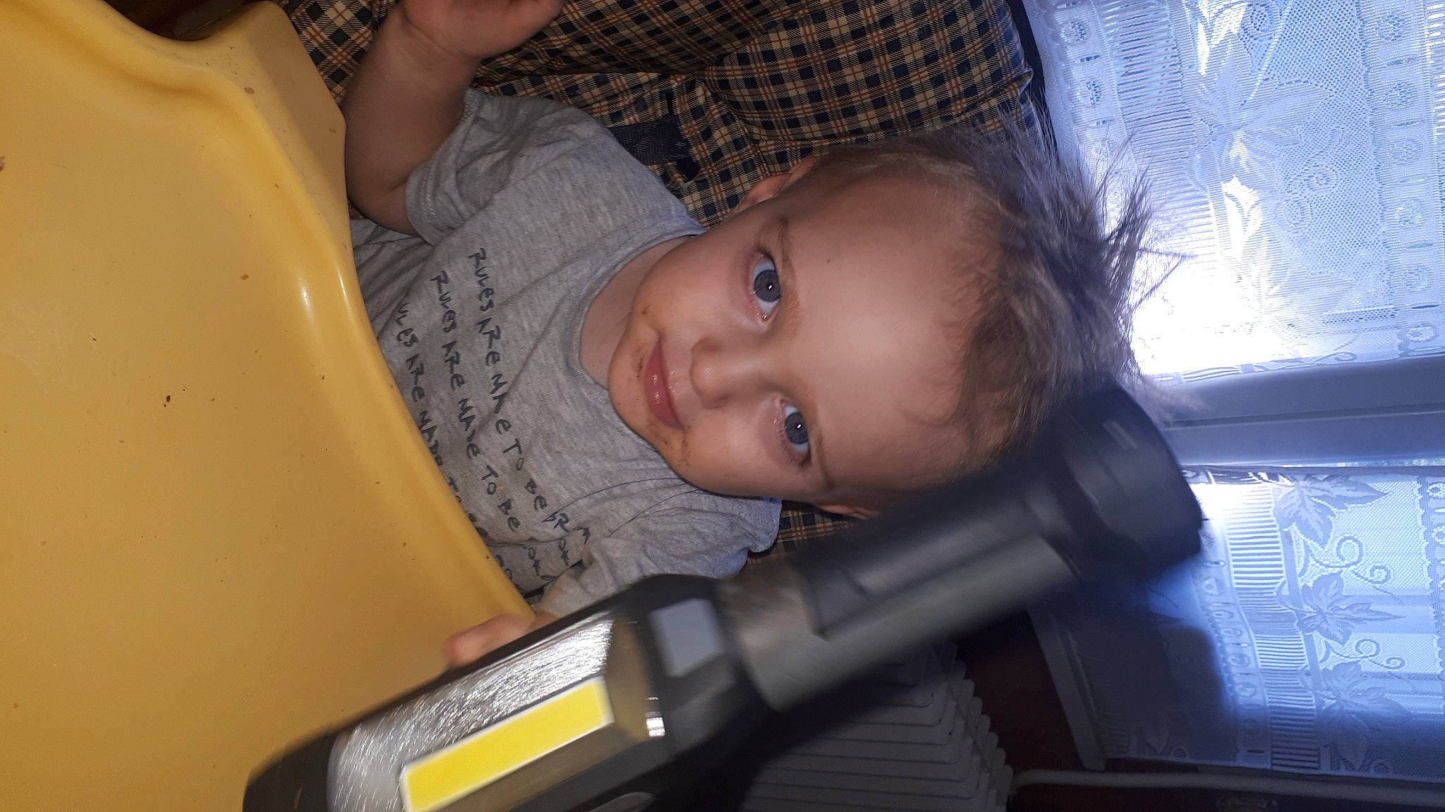 Cameron participe au concours pour gagner de l'argent avec cette photo : baby, baby_products, baby_toddler_clothing, car_seat, chair, cheek, child, comfort, ear, eyelash, finger, flash_photography, fun, nose, organ, person, sitting, skin, thumb, toddler