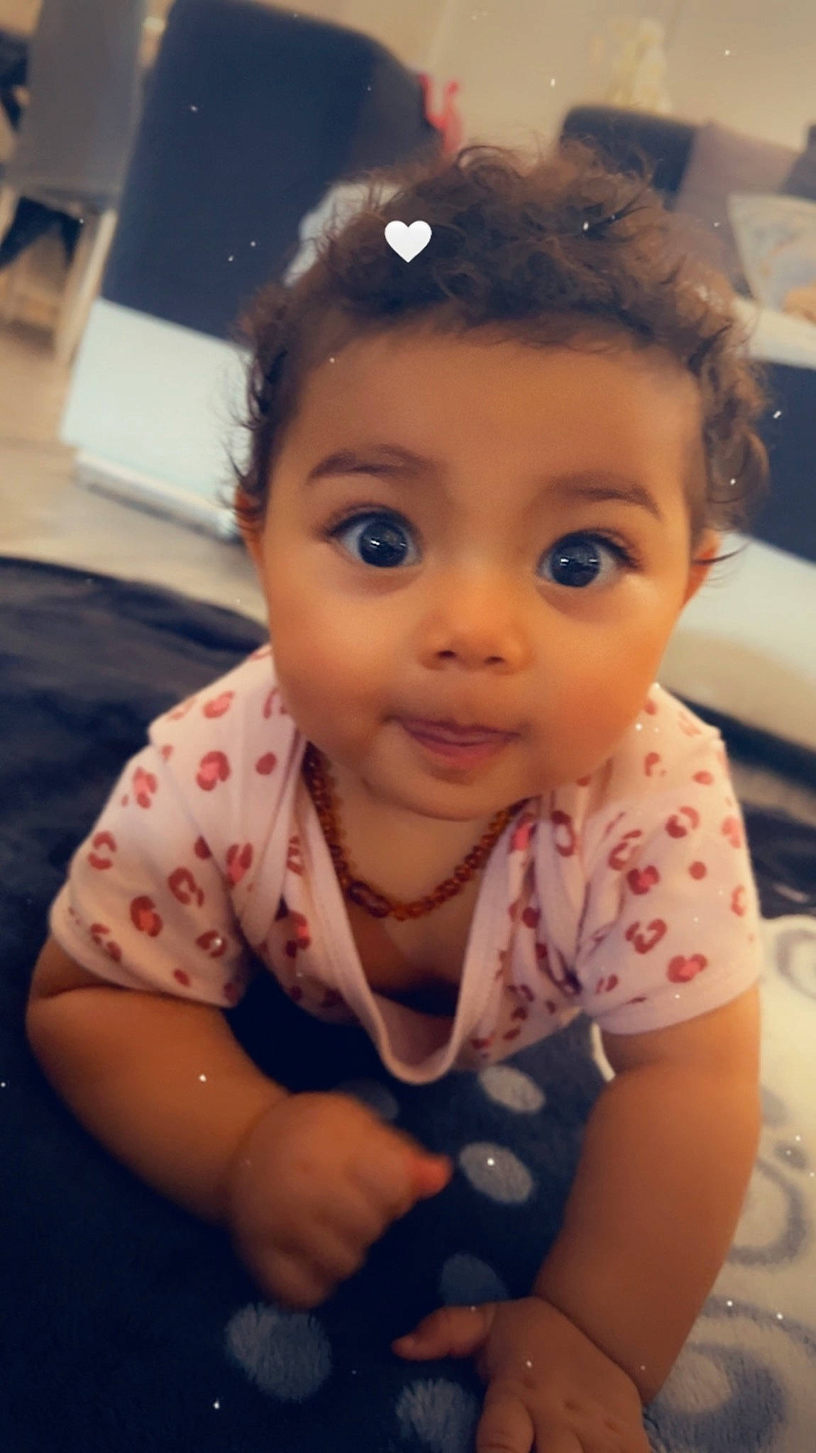 Assia a rejoint le concours — aidez-le/la à gagner de superbes lots ! black_hair, cheek, chin, cool, ear, eyebrow, eyelash, face, forehead, happy, head, iris, lip, mouth, neck, nose, person, skin, sleeve, smile