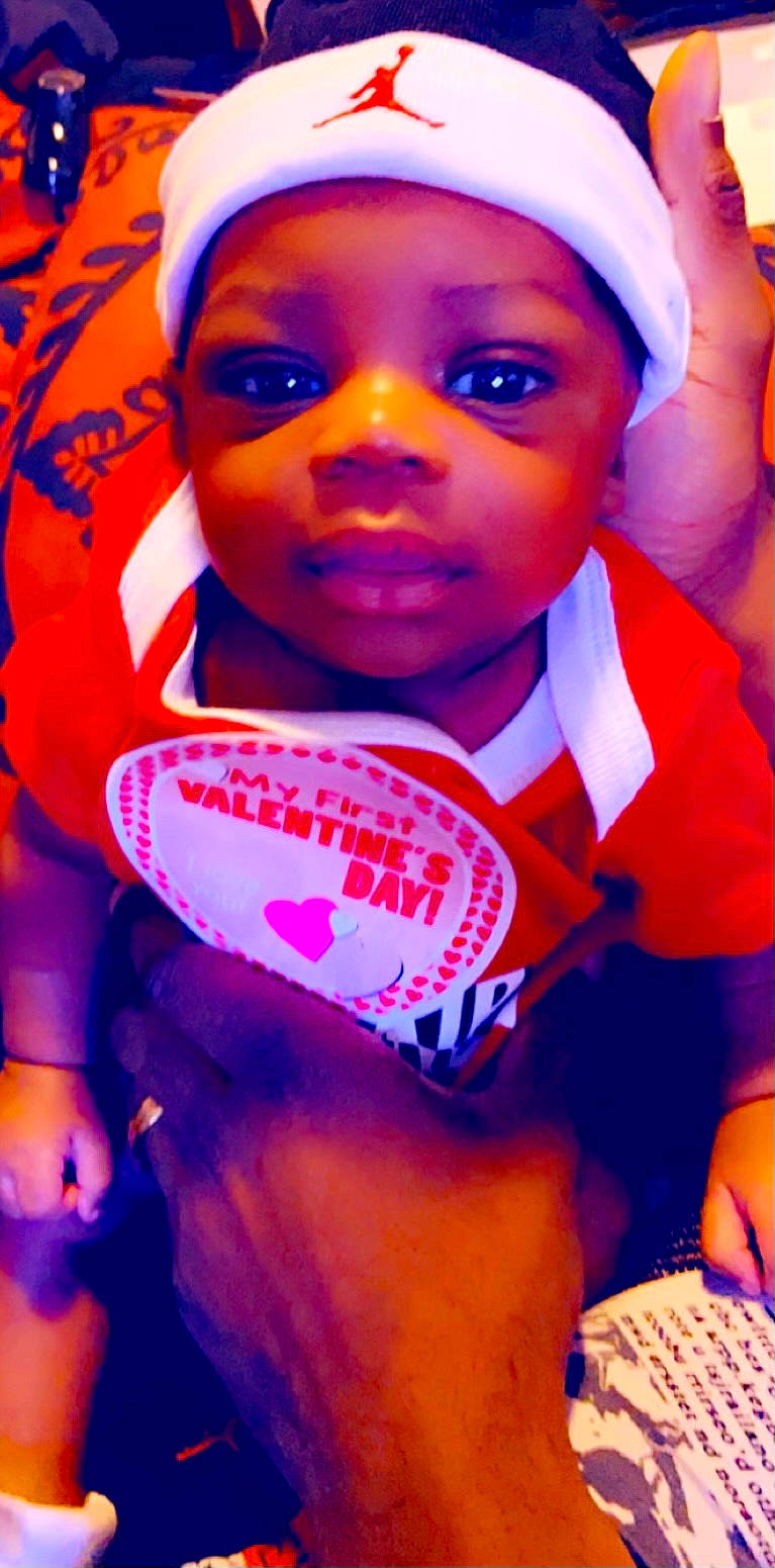 Keon is registered to the contest to win money with this photo: blue, computer_keyboard, cool, electric_blue, eye, face, fun, happy, hat, headgear, light, lip, magenta, mouth, orange, person, pink, red, skin, t_shirt