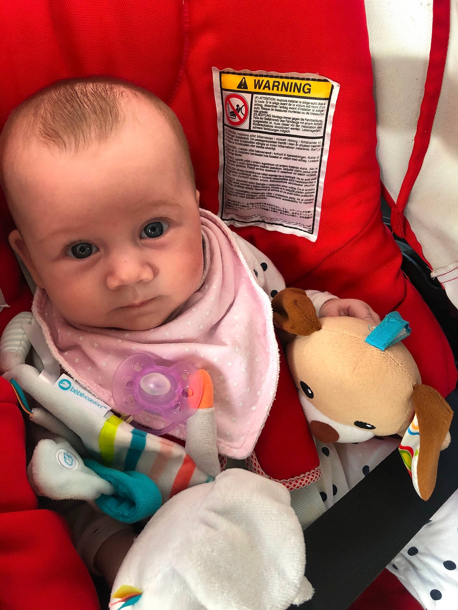 Maëlyne participe au concours pour gagner de l'argent avec cette photo : baby, baby_carriage, baby_in_car_seat, baby_products, car_seat, cheek, child, person, product, room, skin, toddler