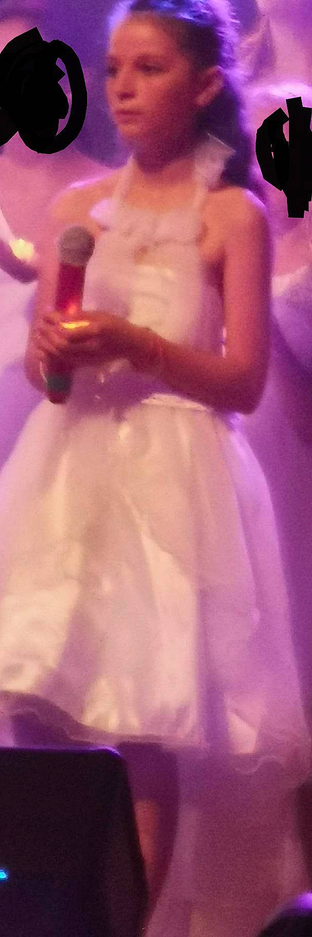 Shaïna participe au concours pour gagner de l'argent avec cette photo : bridal_accessory, bridal_clothing, dress, entertainment, event, fashion_design, formal_wear, fun, gesture, gown, happy, human_leg, long_hair, magenta, performing_arts, person, purple, thigh, trunk, waist