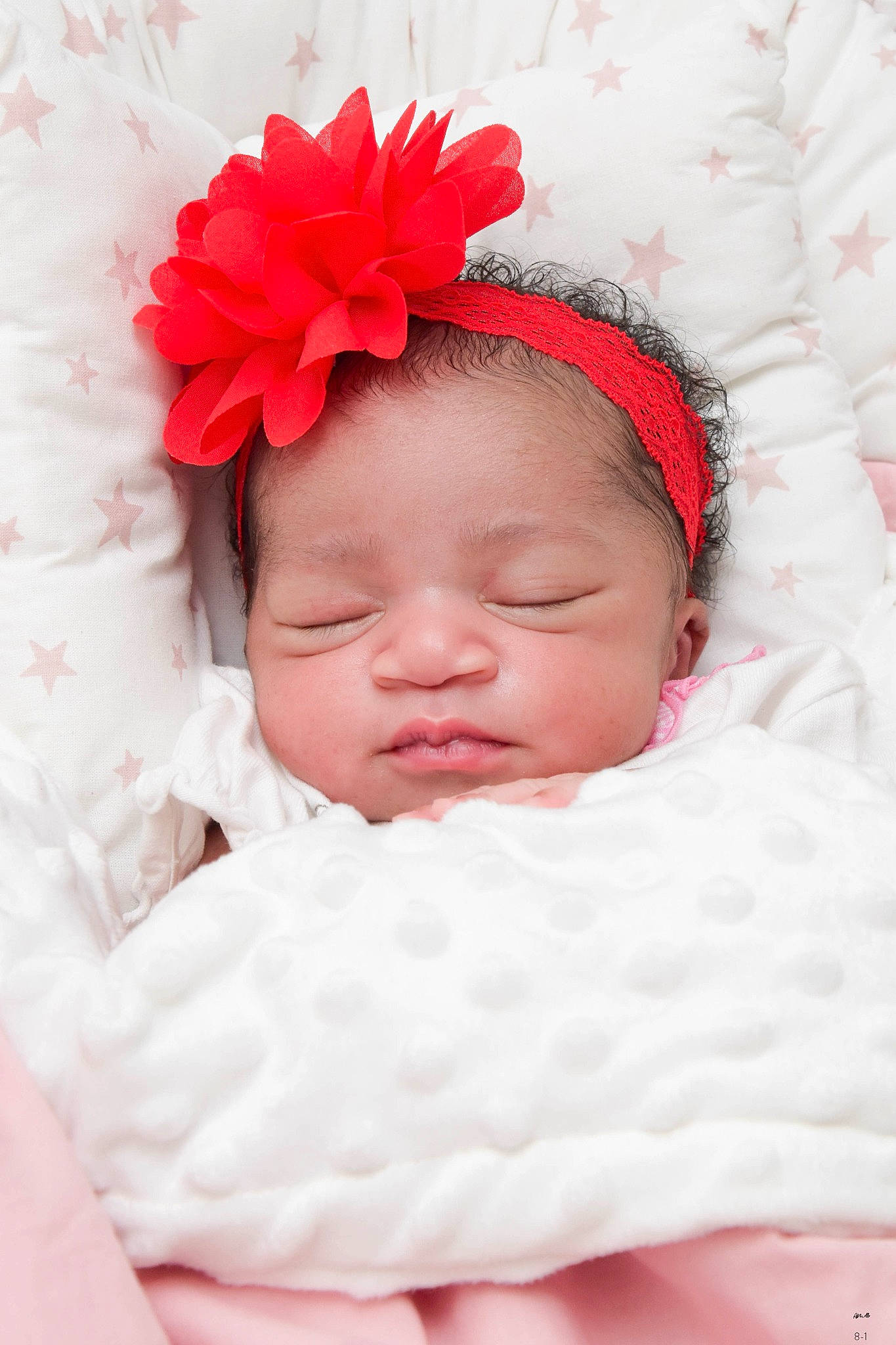 Kiana participe au concours pour gagner de l'argent avec cette photo : baby, baby_sleeping, baby_toddler_clothing, cap, cheek, child, chin, comfort, face, flower, headband, headgear, headpiece, linens, lip, person, petal, pink, skin, textile