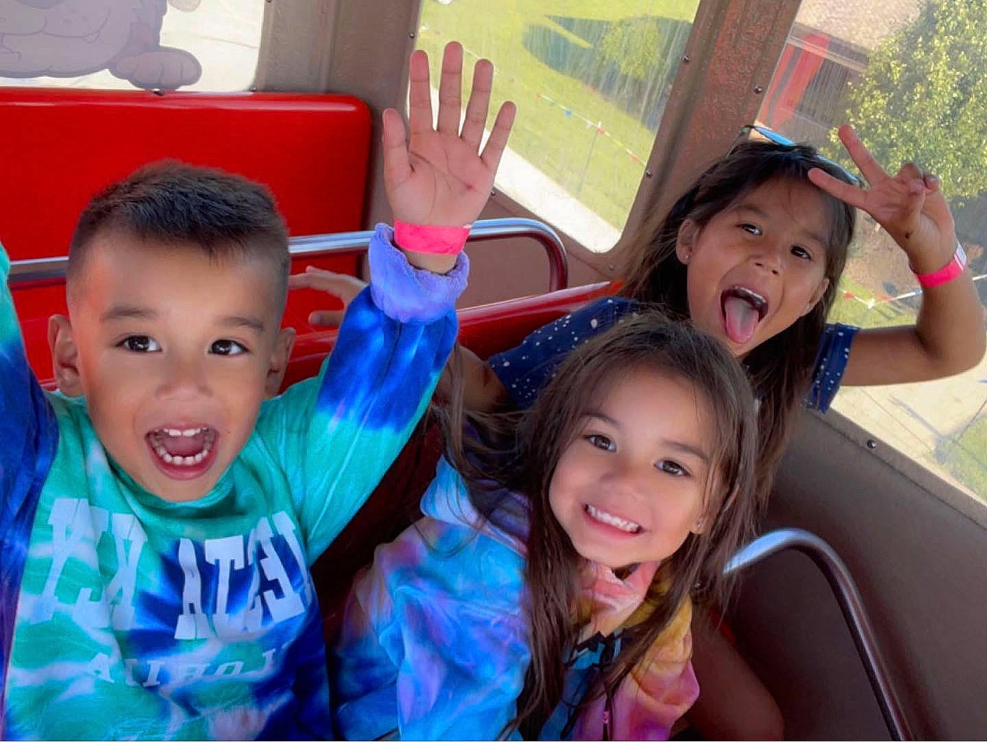 Penelope joined the competition — help win amazing prizes! child, event, facial_expression, finger, fun, gesture, hand, happy, hat, joy, leisure, person, recreation, sharing, smile, snapshot, t_shirt, toddler, travel, tree