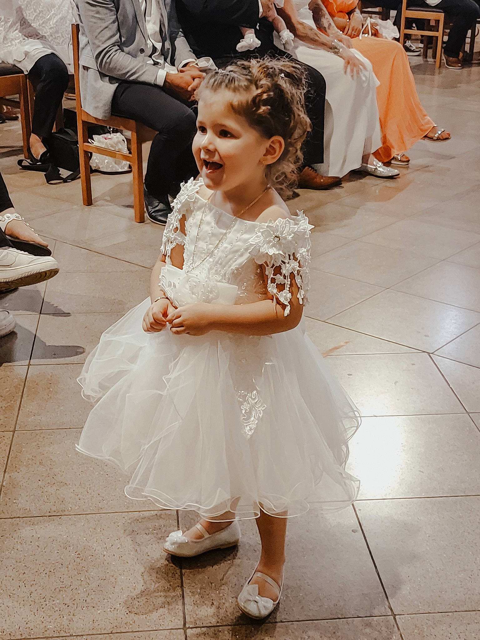 Lillina participe au concours pour gagner de l'argent avec cette photo : bridal_clothing, bridal_party_dress, dress, embellishment, fashion, floor, flooring, footwear, gesture, hairstyle, happy, human, joint, leg, person, photograph, shoe, skin, smile, wedding_dress
