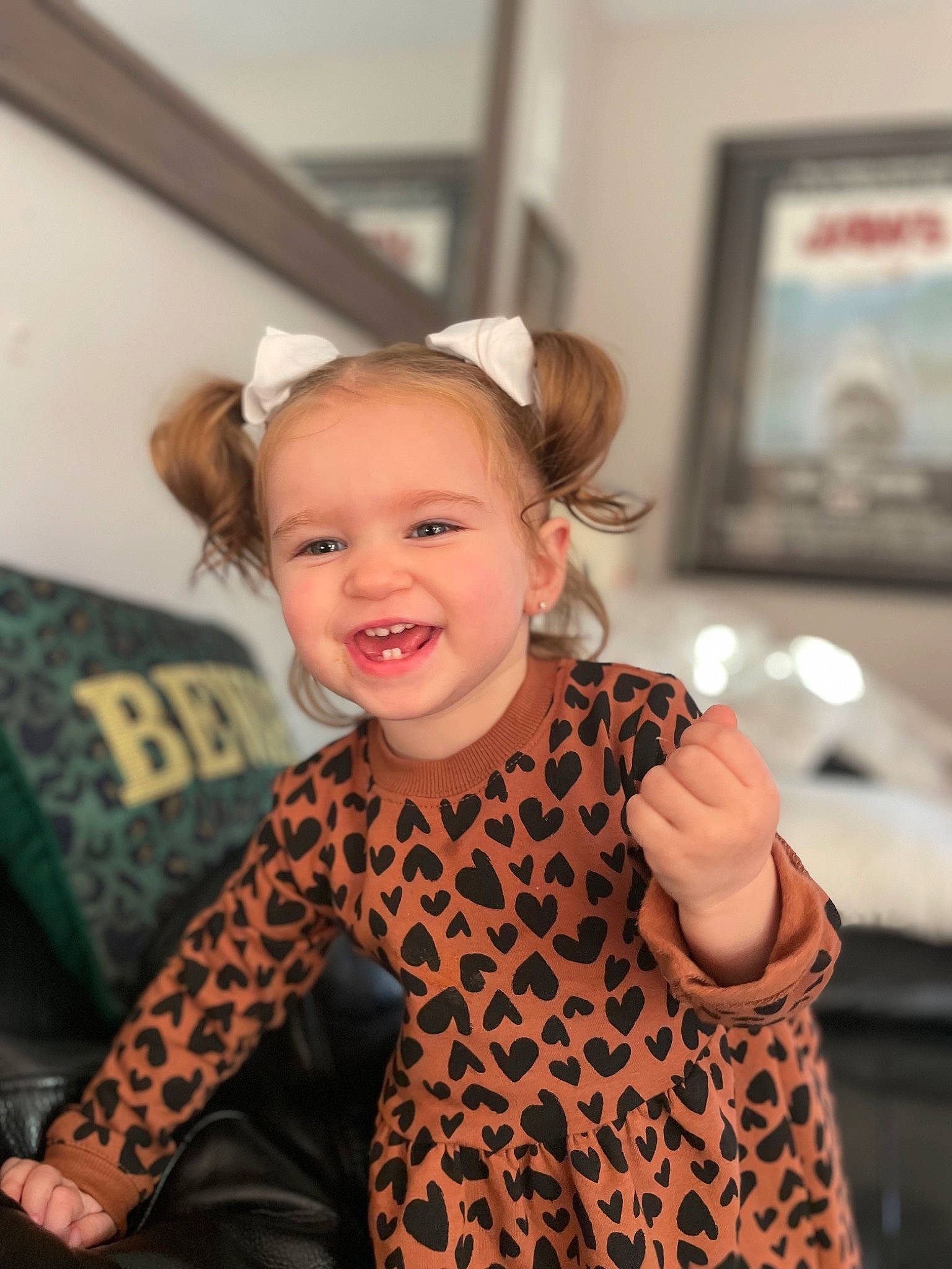 Angelina is registered to the contest to win money with this photo: audio_equipment, blond, brown_hair, chair, child, ear, event, eyelash, fashion_accessory, fashion_design, flooring, fun, fur, happy, pattern, person, picture_frame, room, sleeve, smile