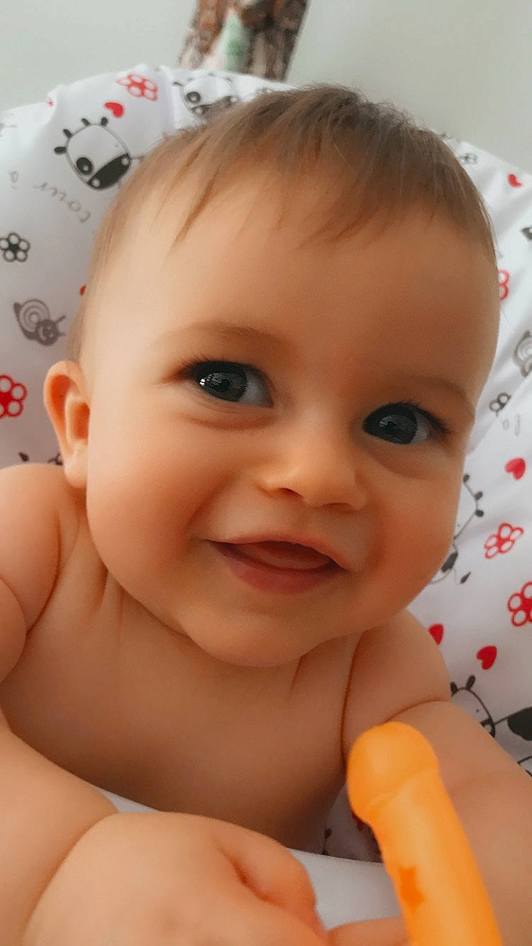 Titouan a rejoint le concours — aidez-le/la à gagner de superbes lots ! baby, brown_hair, cheek, child, chin, close_up, eye, eyebrow, eyelash, face, facial_expression, forehead, head, iris, joy, lip, mouth, nose, person, skin