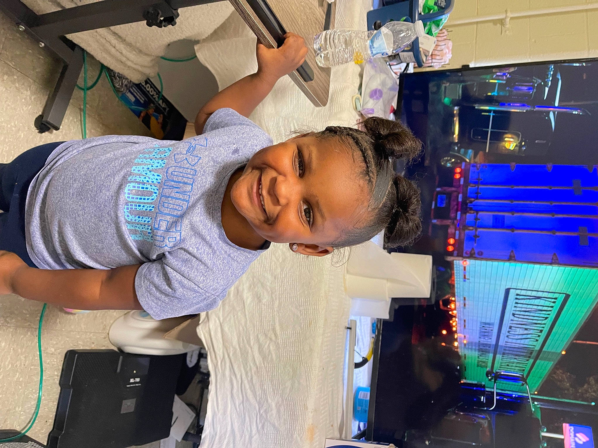 Royal is registered to the contest to win money with this photo: abdomen, audio_equipment, chest, child, circuit_component, elbow, electric_blue, electronic_engineering, engineering, fun, happy, human_leg, joy, knee, leisure, machine, person, room, smile, t_shirt