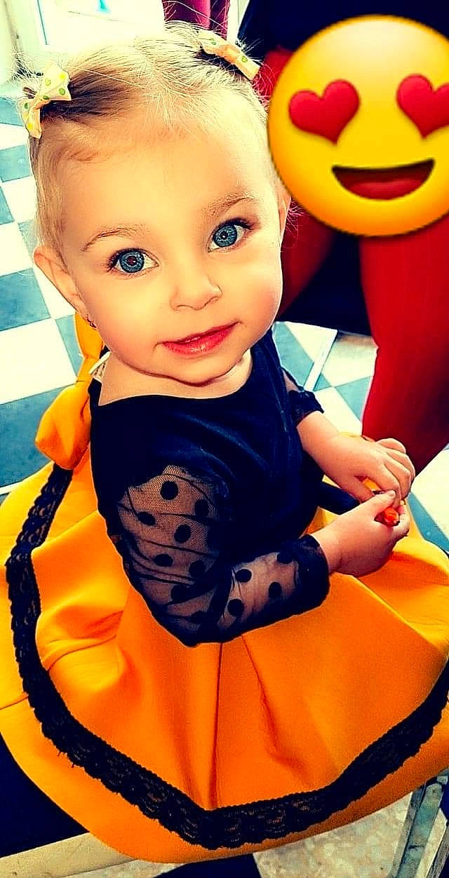 Lyloo participe au concours pour gagner de l'argent avec cette photo : baby_toddler_clothing, blue, child, doll, fun, happy, head, joy, mouth, orange, organ, people, person, product, sleeve, smile, stuffed_toy, t_shirt, textile, toy