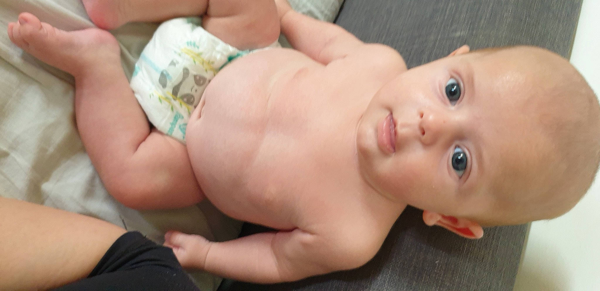 Heydenn participe au concours pour gagner de l'argent avec cette photo : baby, cheek, chest, child, close_up, face, finger, hand, lip, mouth, muscle, neck, nose, person, skin, throat, thumb, toddler