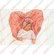 Kamyra participe au concours pour gagner de l'argent avec cette photo : newborn, baby, sleeping, headband, flower, pink, heart_shaped_pillow, blanket, white_background, infant, cute, resting, wrapped, soft, peaceful, portrait, indoors, child, baby_clothes, watermark