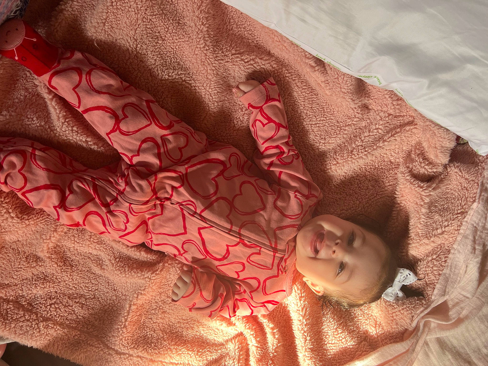 Summer joined the competition — help win amazing prizes! bed, bed_sheet, bedding, bedroom, bedtime, blanket, carmine, comfort, fashion_accessory, flesh, fur, linens, magenta, pattern, peach, person, sleeve, textile, visual_arts, wood