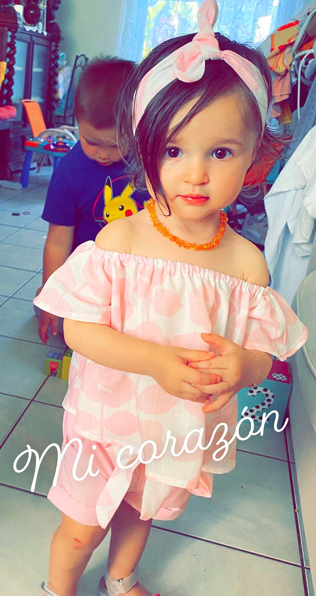 Eléna participe au concours pour gagner de l'argent avec cette photo : chair, child, event, eyelash, face, fun, hair, happy, head, headband, headpiece, jewellery, leisure, magenta, peach, person, petal, pink, skin, thigh