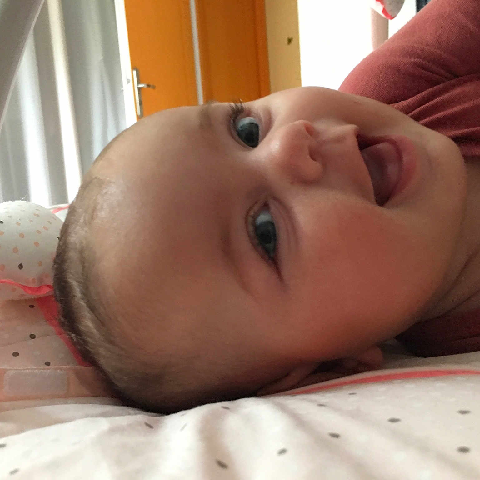 Elena participe au concours pour gagner de l'argent avec cette photo : baby, bedtime, cheek, child, chin, close_up, ear, eye, face, forehead, head, lip, mouth, neck, nose, skin, smile, toddler