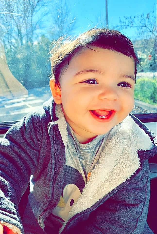 Maylon a rejoint le concours — aidez-le/la à gagner de superbes lots ! chin, cool, electric_blue, eyebrow, face, fun, grass, happy, headwear, iris, jacket, joy, leisure, lip, people_in_nature, person, plant, skin, sky, smile