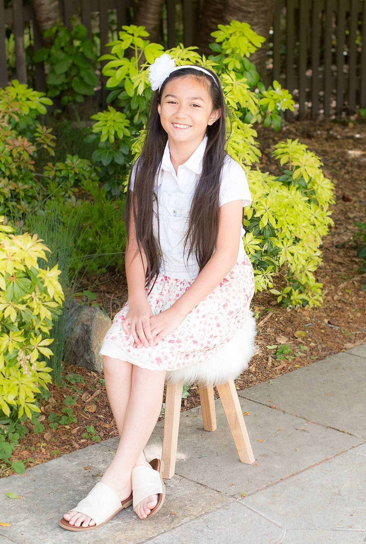 Alyssia is registered to the contest to win money with this photo: beauty, botany, clothing, dress, fashion, grass, human_leg, japanese_idol, joy, lady, leg, long_hair, person, photo_shoot, photograph, photography, pink, plant, sitting, snapshot