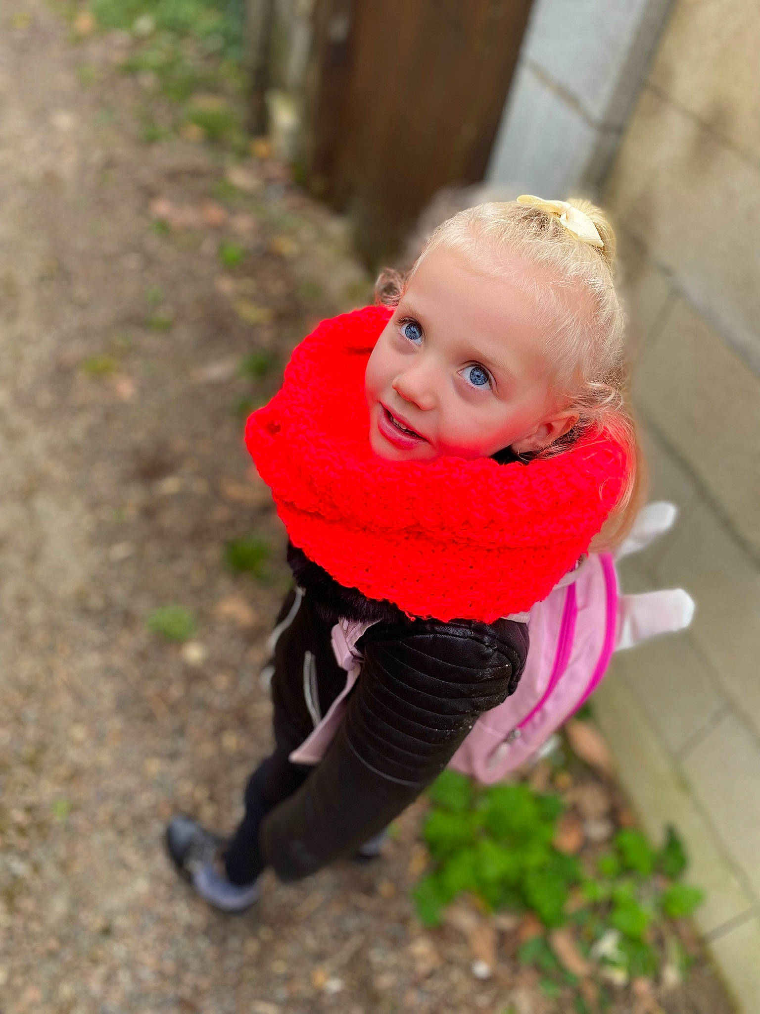 Jtúlina a rejoint le concours — aidez-le/la à gagner de superbes lots ! baby, baby_toddler_clothing, child, clothing, dress, eye, face, flooring, fun, grass, happy, jacket, leaf, leisure, people_in_nature, person, recreation, smile, toddler, tree