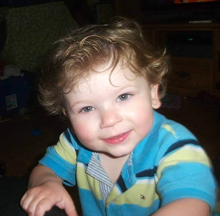 Louka Lacharité participe au concours pour gagner de l'argent avec cette photo : baby_toddler_clothing, cheek, chin, ear, eye, eyebrow, eyelash, face, facial_expression, forehead, head, iris, joy, lip, mammal, mouth, nose, organ, person, skin