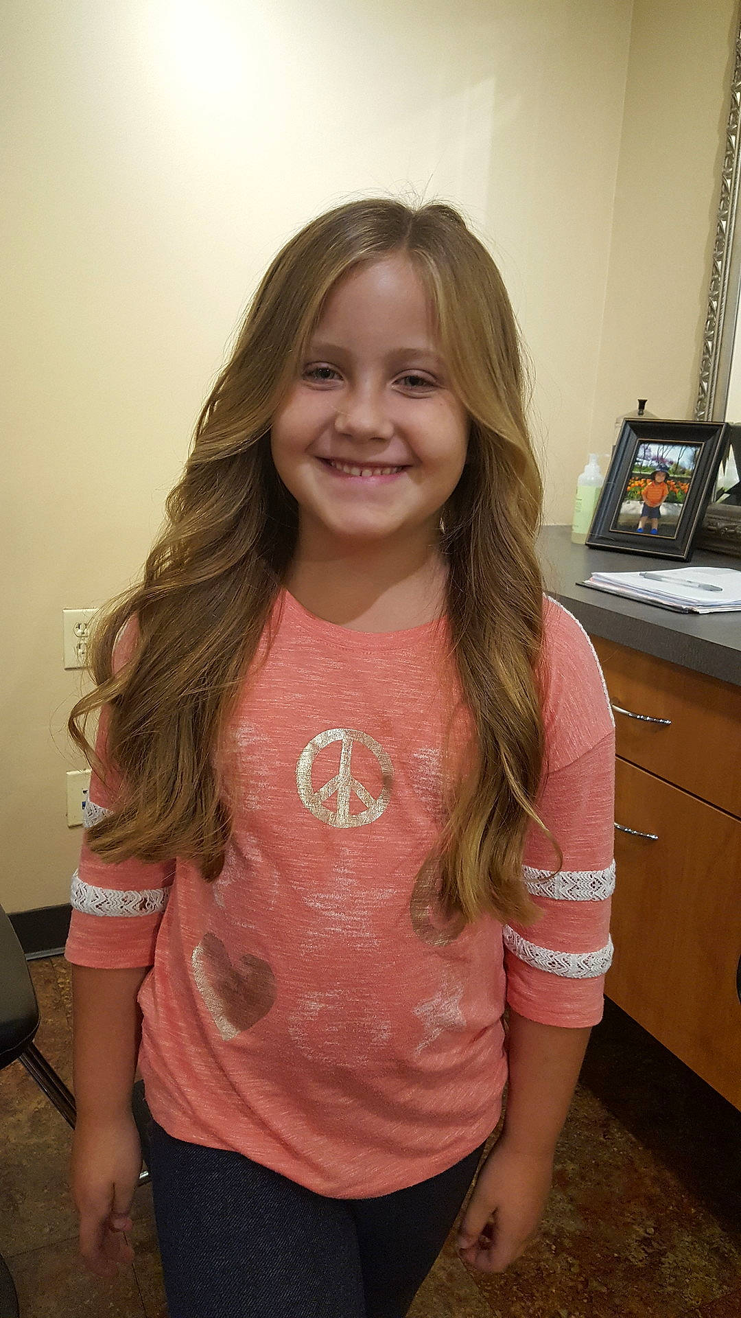 Molly is registered to the contest to win money with this photo: beauty, blond, cheek, child, day, facial_expression, fun, girl, hair, hairstyle, human_body, human_hair_color, joy, leg, long_hair, person, pink, shoulder, sitting, skin