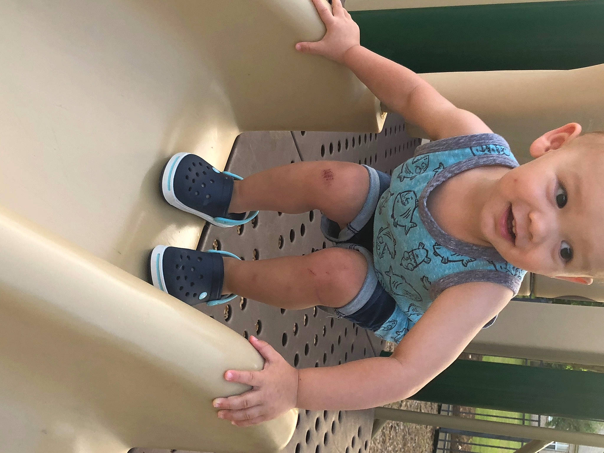 Akira is registered to the contest to win money with this photo: arm, baby, child, finger, hand, joint, leg, neck, person, thigh, toddler