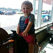Braxton is registered to the contest to win money with this photo: