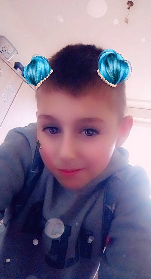 Grégory a rejoint le concours — aidez-le/la à gagner de superbes lots ! black_hair, blue, cheek, child, cool, ear, eye, eyebrow, face, forehead, hair, hair_accessory, hairstyle, head, headgear, joy, lip, nose, person, photography