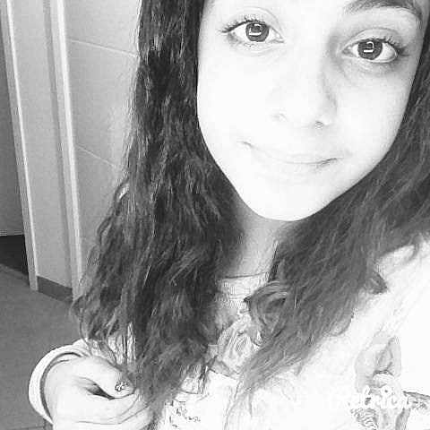 Assia participe au concours pour gagner de l'argent avec cette photo :