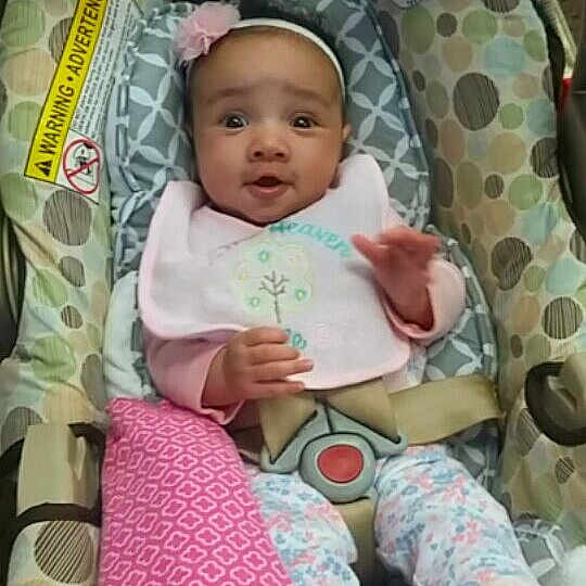 Heiress is registered to the contest to win money with this photo: