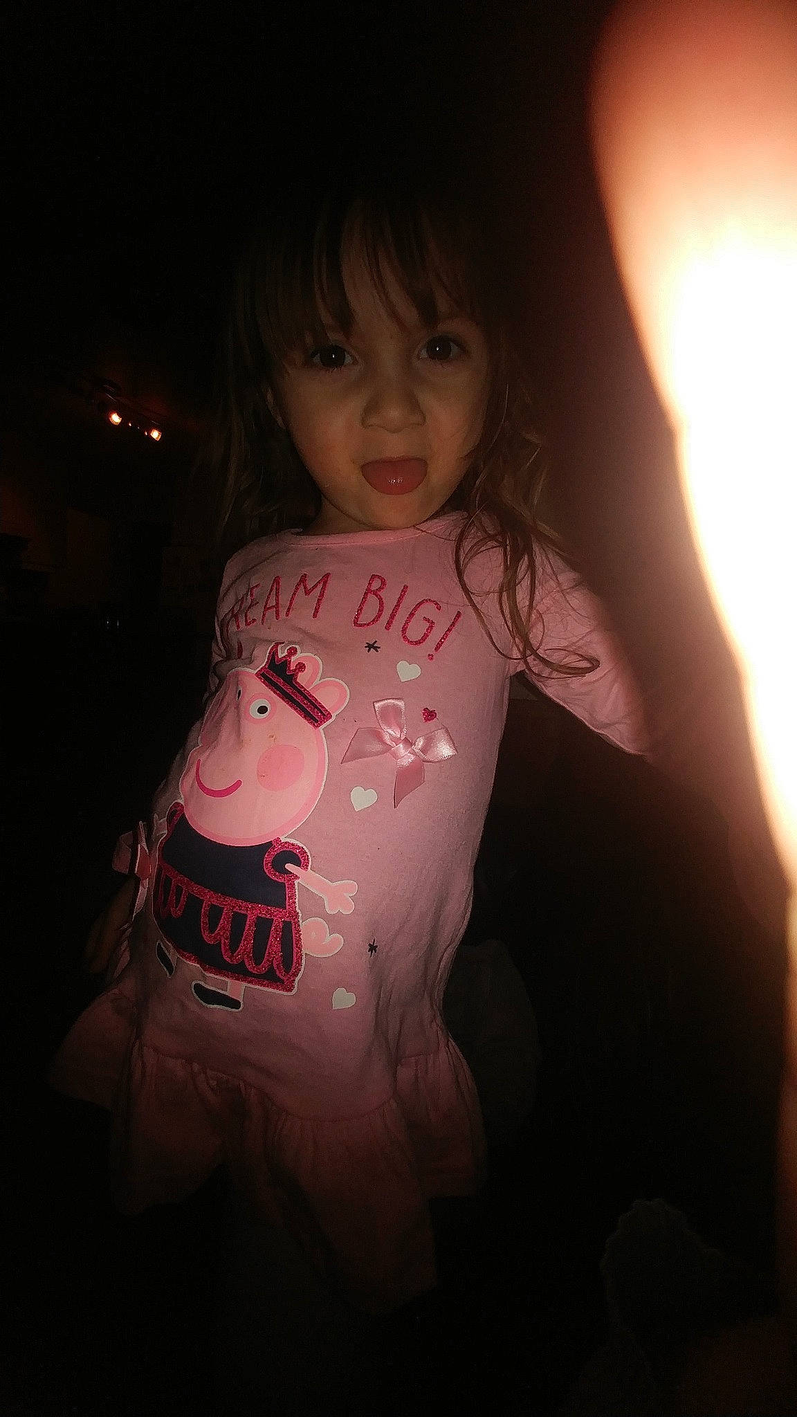 Kayla a rejoint le concours — aidez-le/la à gagner de superbes lots ! cheek, child, cool, daughter, fun, lip, night, person, pink, smile, t_shirt, toddler, top